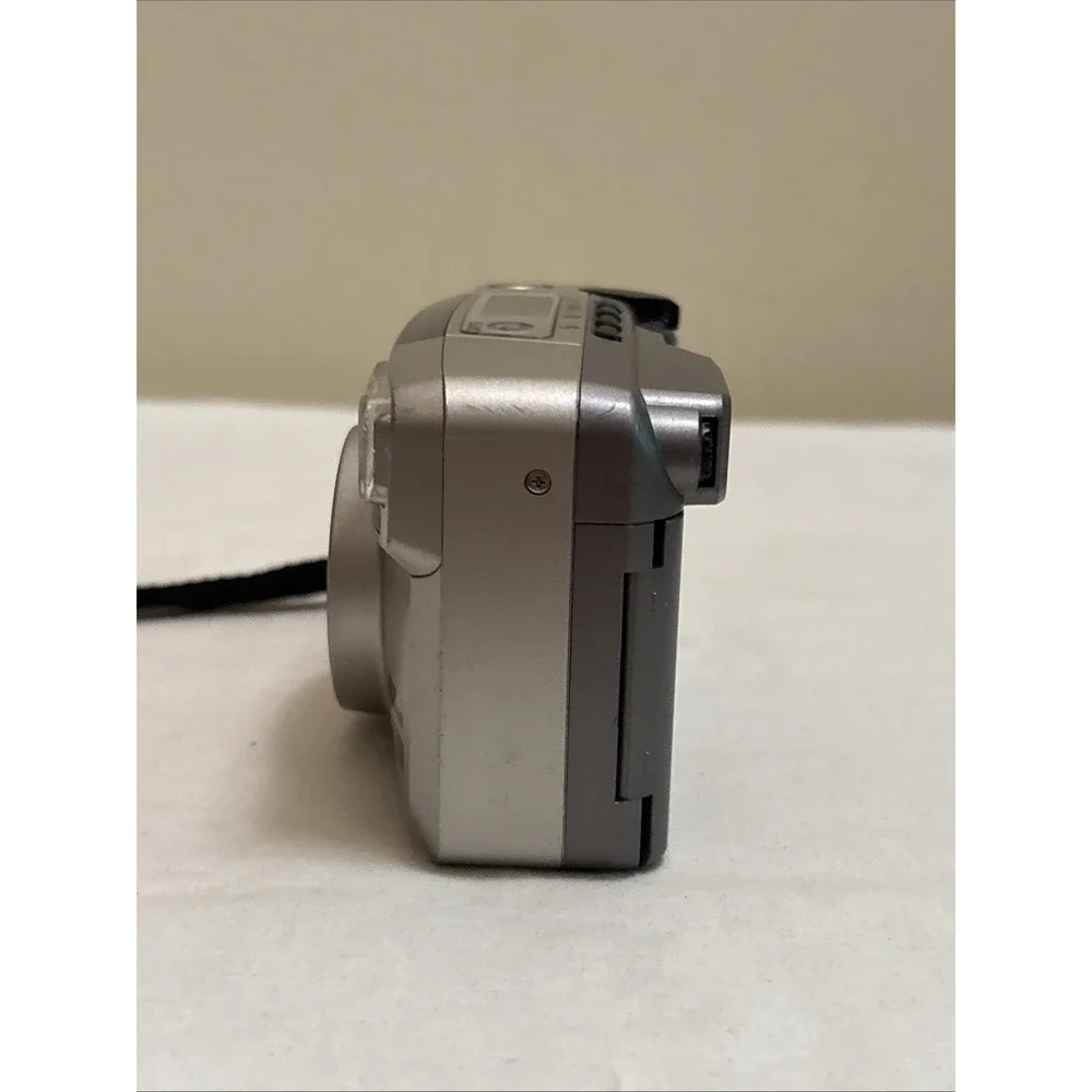 Pentax IQZoom 130M 35mm Film AF Point & Shoot Camera 38-130mm Silver